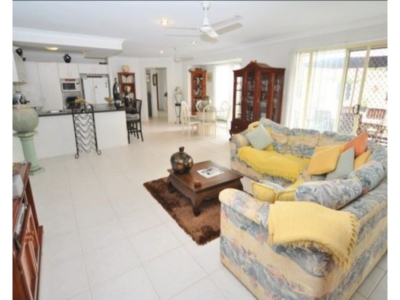 3 Rimu Place, Molendinar QLD 4214