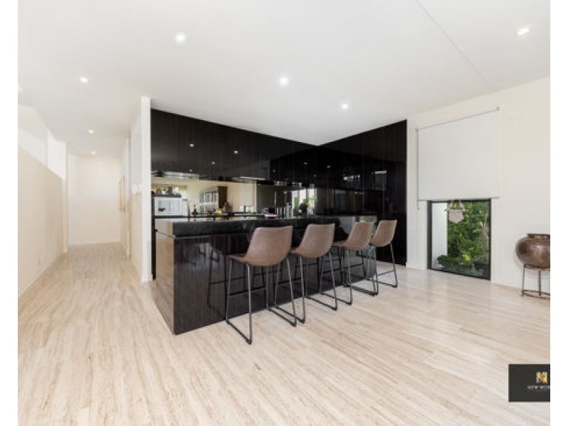 2 The Dress Circle, Benowa QLD 4217