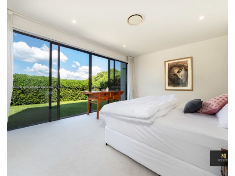 2 The Dress Circle, Benowa QLD 4217