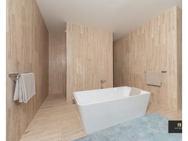 2 The Dress Circle, Benowa QLD 4217