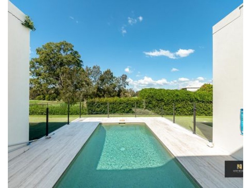 2 The Dress Circle, Benowa QLD 4217