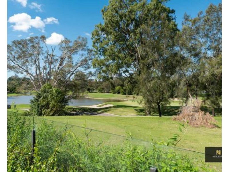 2 The Dress Circle, Benowa QLD 4217