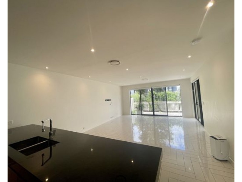 47 Theatre Drive, Benowa QLD 4217