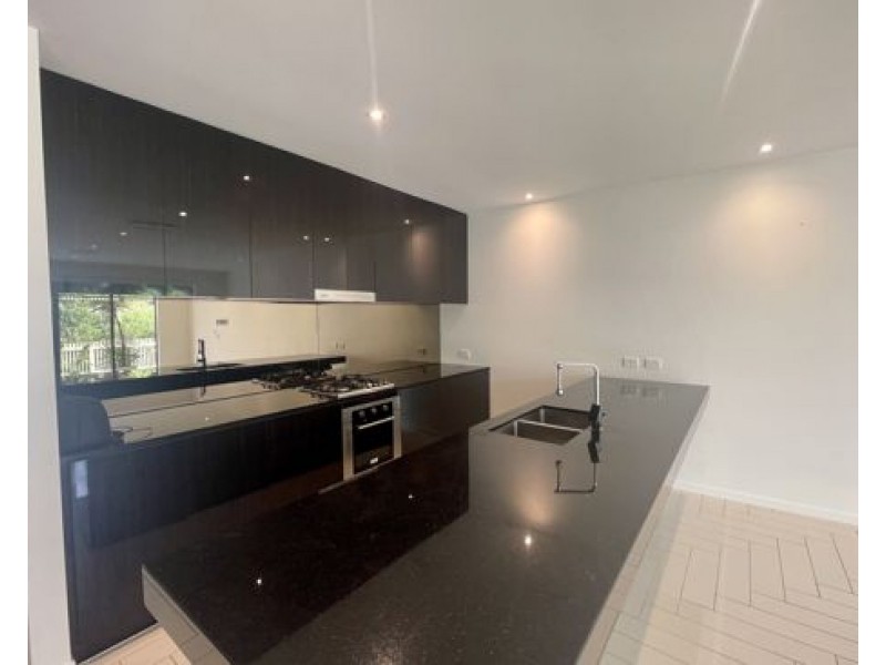 47 Theatre Drive, Benowa QLD 4217