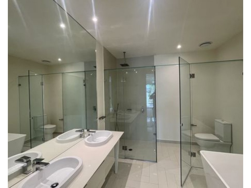 47 Theatre Drive, Benowa QLD 4217