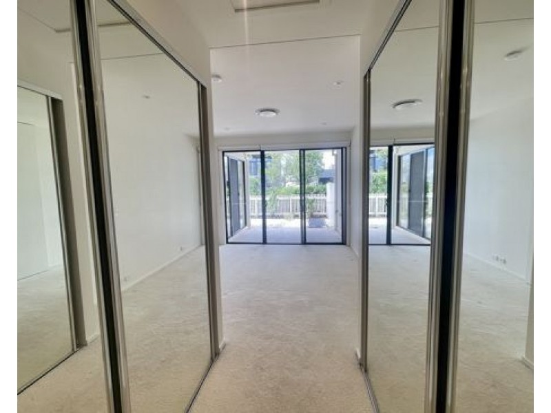 47 Theatre Drive, Benowa QLD 4217