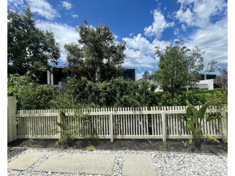 47 Theatre Drive, Benowa QLD 4217