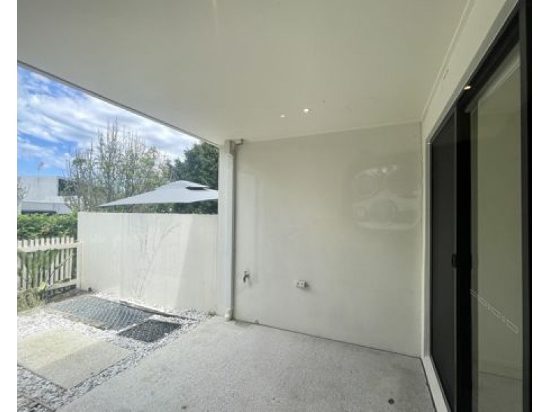 47 Theatre Drive, Benowa QLD 4217