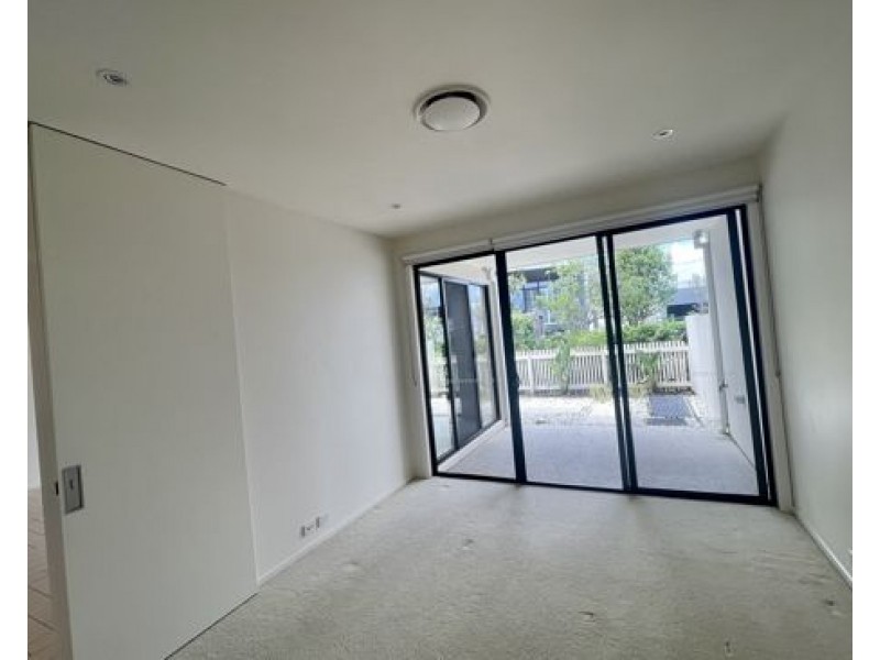 47 Theatre Drive, Benowa QLD 4217