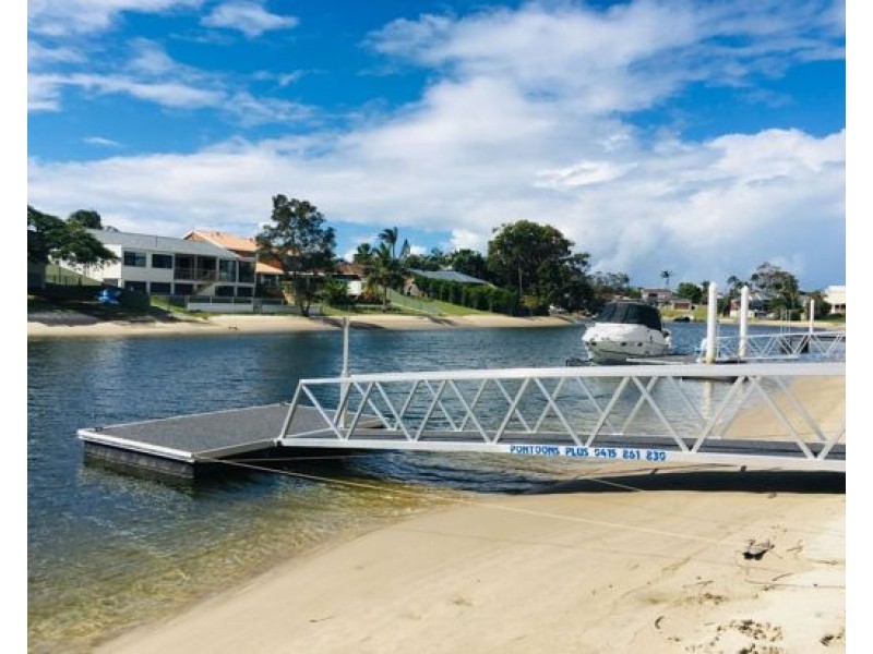 7 Rudder Court, Mermaid Waters QLD 4218