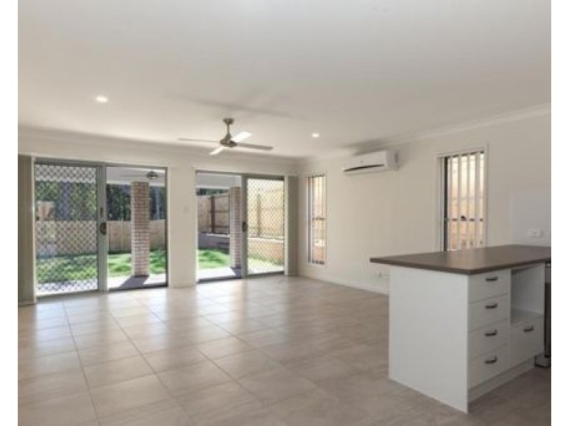 19 Milbrook Crescent, Pimpama QLD 4209