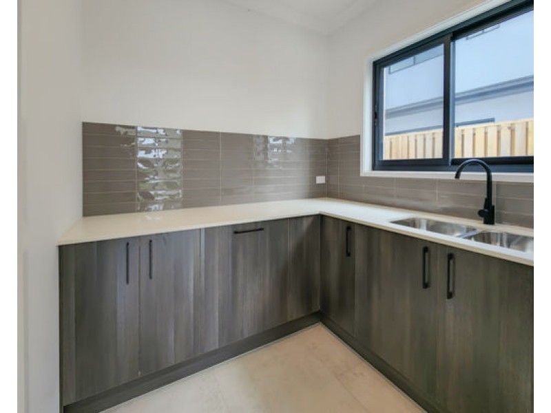 16 Olive Street, Helensvale QLD 4212
