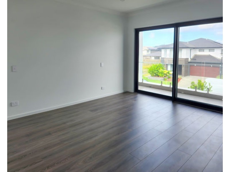 16 Olive Street, Helensvale QLD 4212