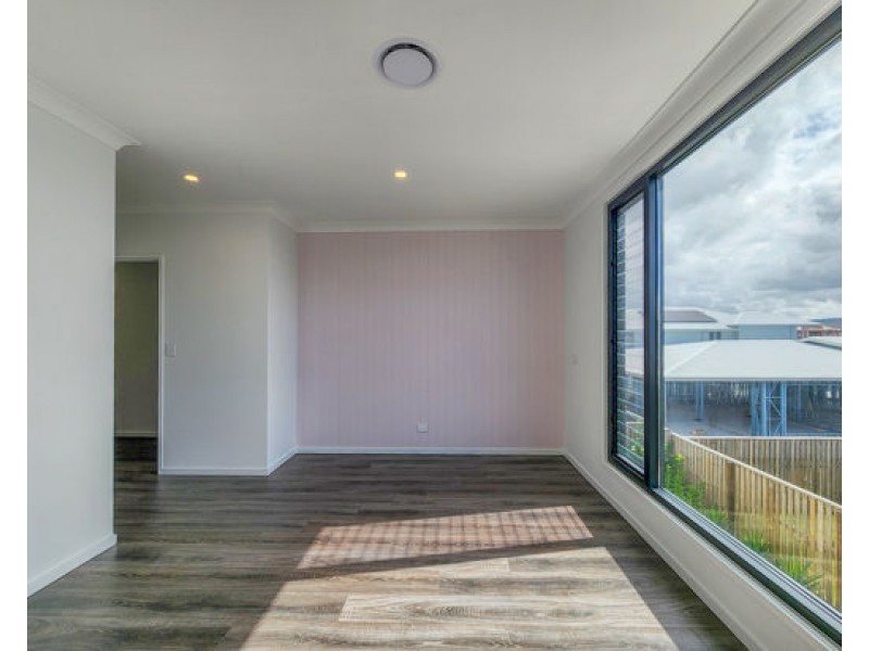 16 Olive Street, Helensvale QLD 4212