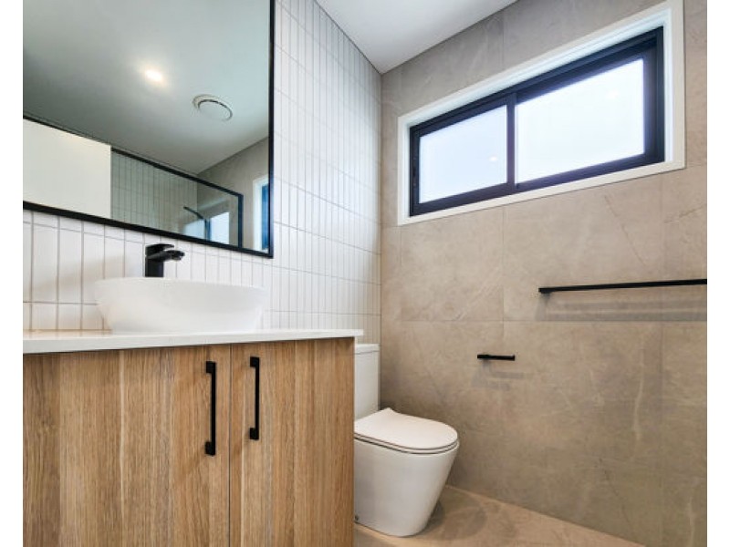 16 Olive Street, Helensvale QLD 4212