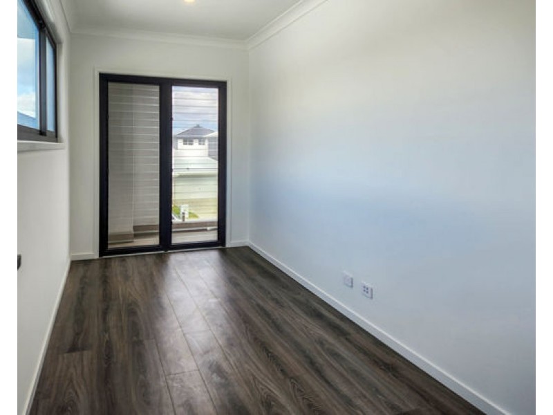 16 Olive Street, Helensvale QLD 4212