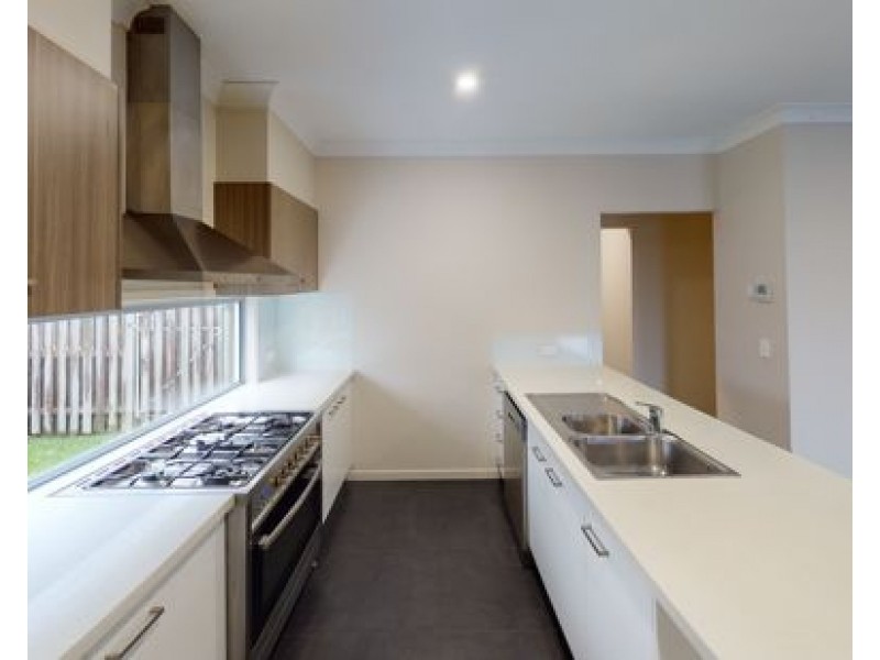 80 North Quay Circuit, Hope Island QLD 4212