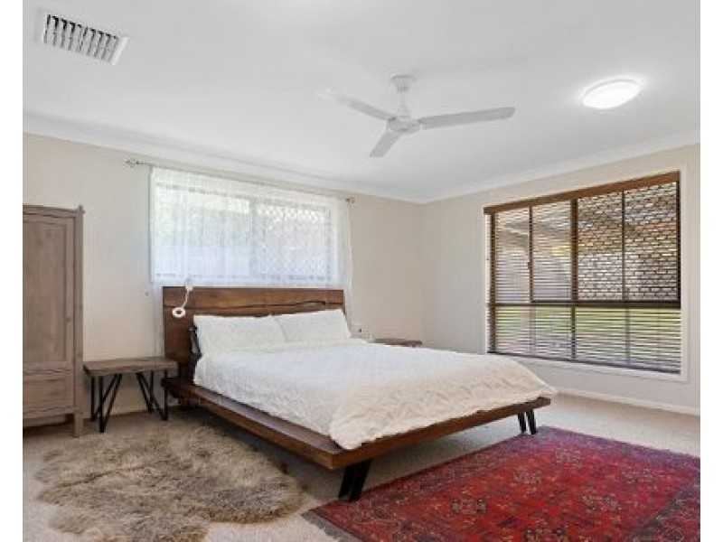 12 Chatsworth Cct, Capalaba QLD 4157