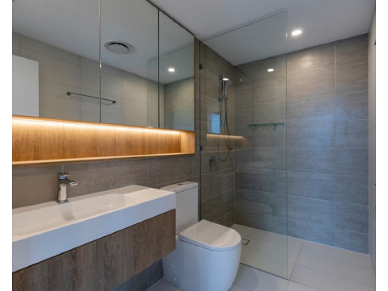 5 The Darling Avenue, Broadbeach QLD 4218