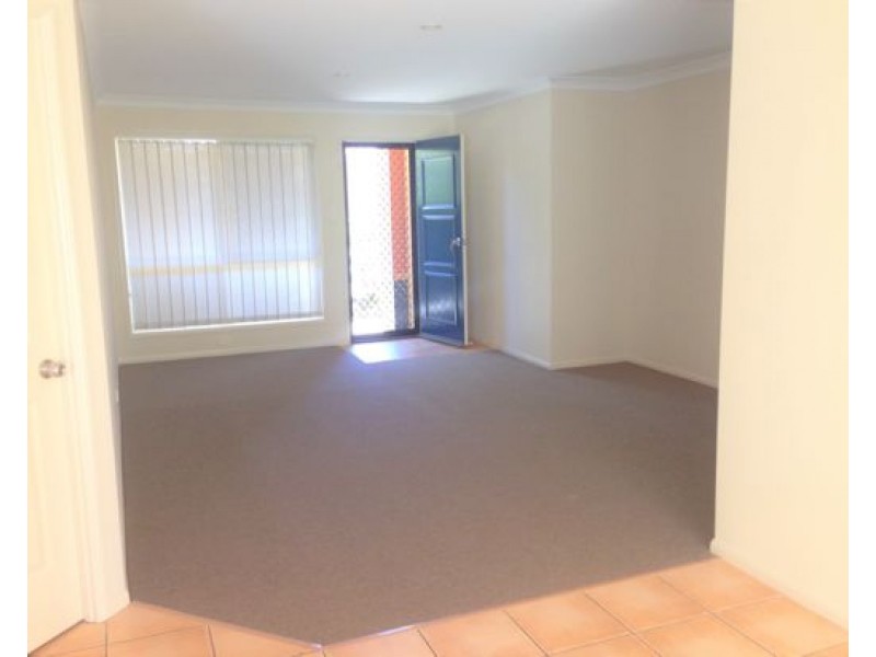 62 COORA ST, Wishart QLD 4122