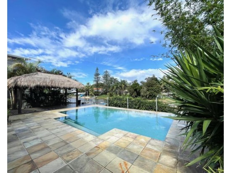 26 Moana Park Avenue, Broadbeach Waters QLD 4218