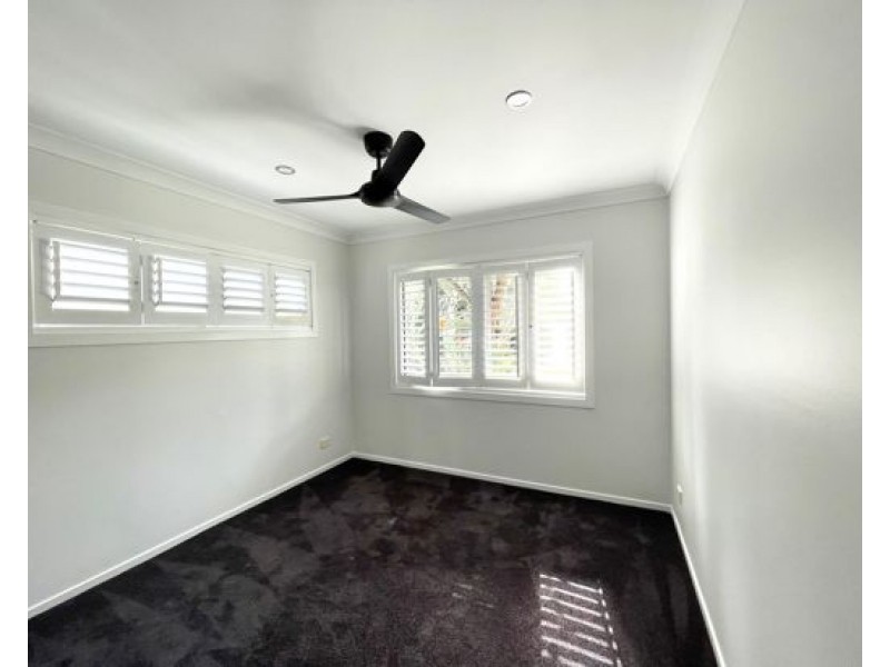26 Moana Park Avenue, Broadbeach Waters QLD 4218