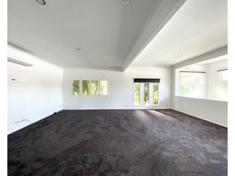 26 Moana Park Avenue, Broadbeach Waters QLD 4218