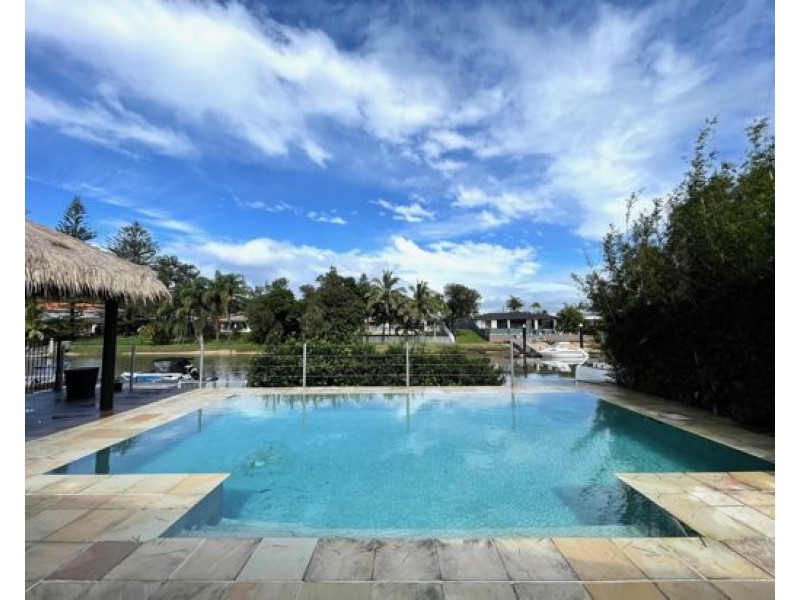 26 Moana Park Avenue, Broadbeach Waters QLD 4218