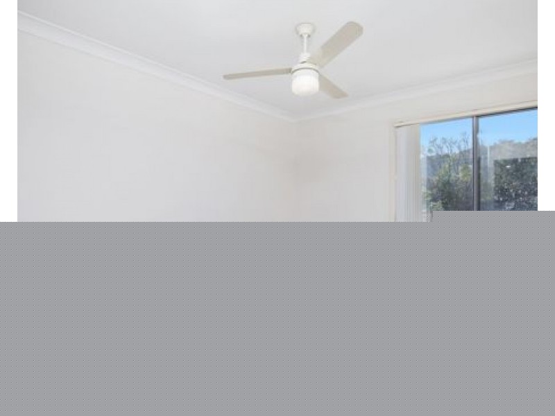 15/2 Sangster Cres, Pacific Pines QLD 4211