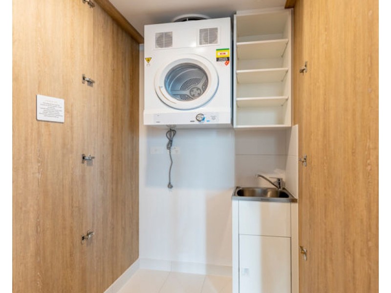 5 The Darling Avenue, Broadbeach QLD 4218