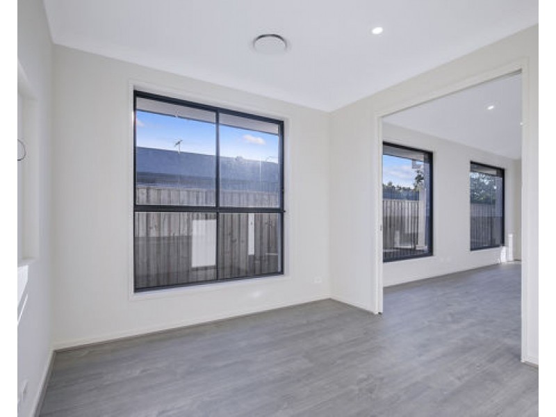 66 Lexey Cres, Wakerley QLD 4154