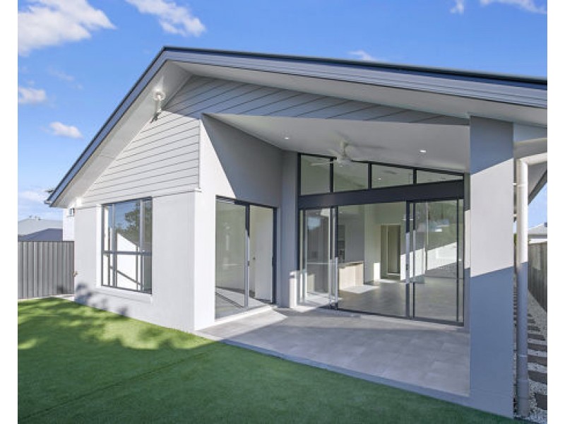 66 Lexey Cres, Wakerley QLD 4154