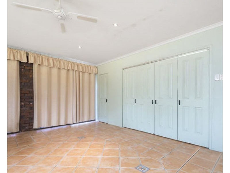 72 Paradise Road, Forestdale QLD 4118