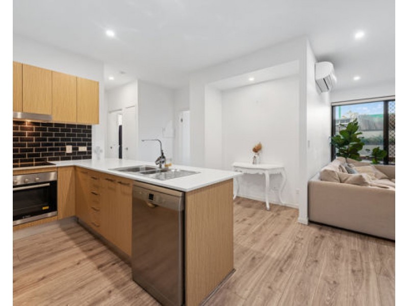 U208/57 Ludwick Street, Cannon Hill QLD 4170