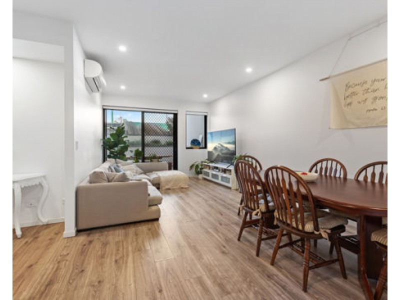 U208/57 Ludwick Street, Cannon Hill QLD 4170