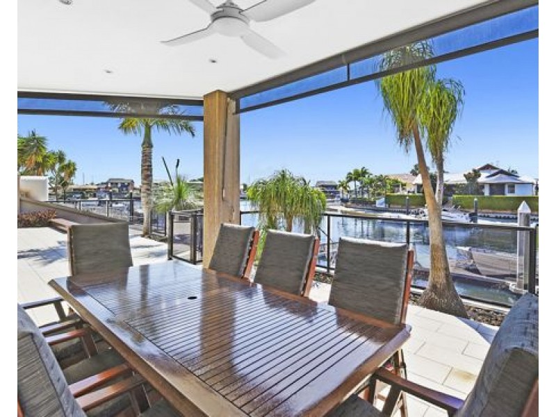73 Tradewinds Avenue, Paradise Point QLD 4216