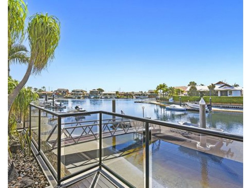 73 Tradewinds Avenue, Paradise Point QLD 4216