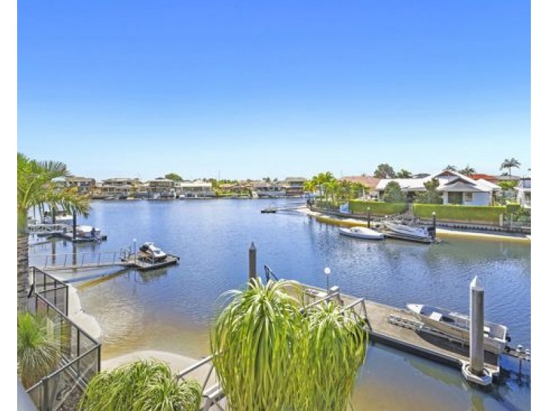 73 Tradewinds Avenue, Paradise Point QLD 4216