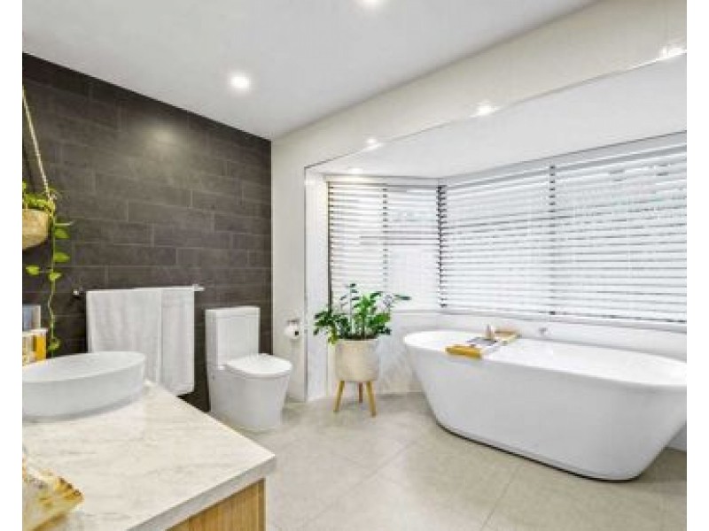 1 Rudd street, Broadbeach Waters QLD 4218