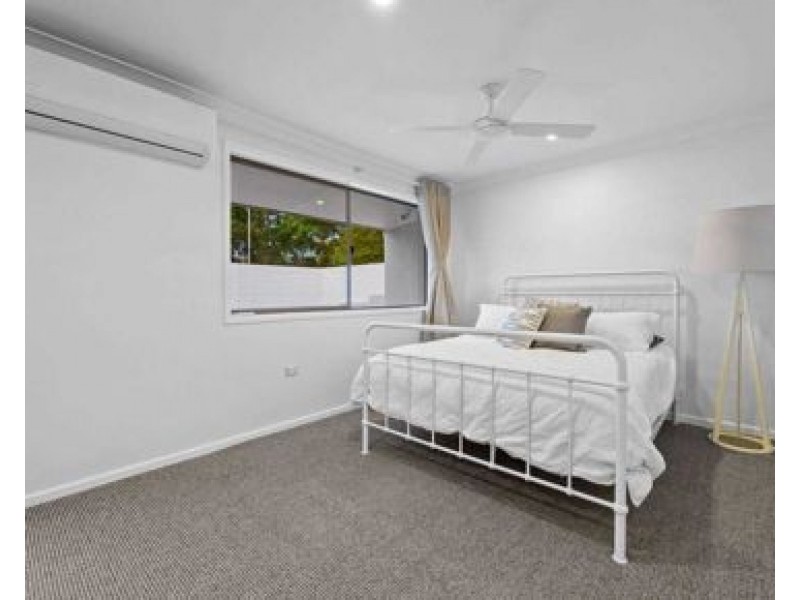 1 Rudd street, Broadbeach Waters QLD 4218