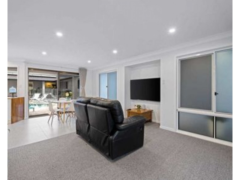 1 Rudd street, Broadbeach Waters QLD 4218
