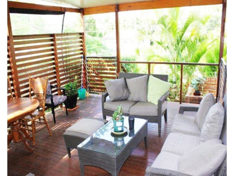 92 Holland Road, Holland Park QLD 4121