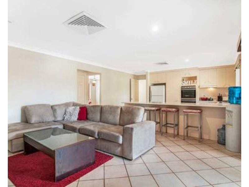 12 Chestnut Place, Calamvale QLD 4116