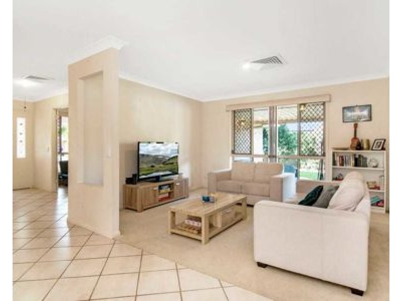 12 Chestnut Place, Calamvale QLD 4116