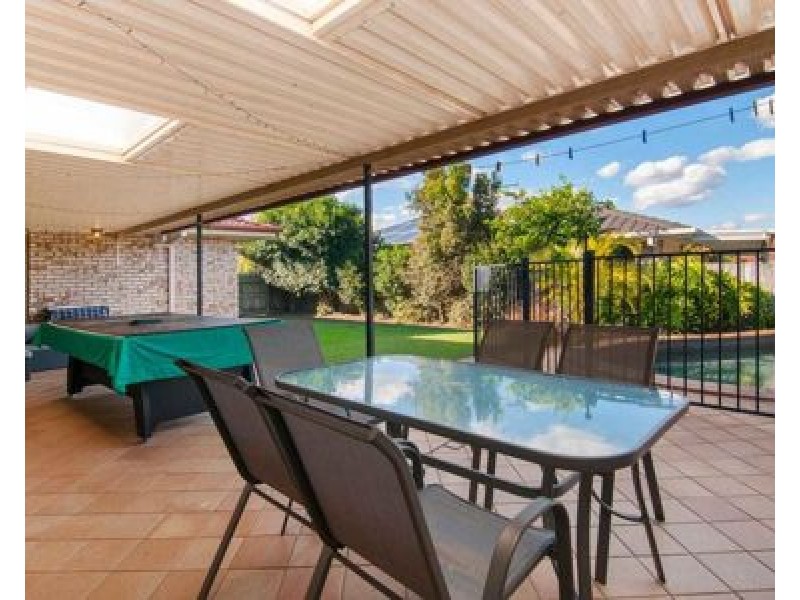 12 Chestnut Place, Calamvale QLD 4116
