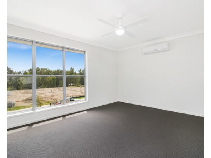 58 Flametree CCT, Arundel QLD 4214