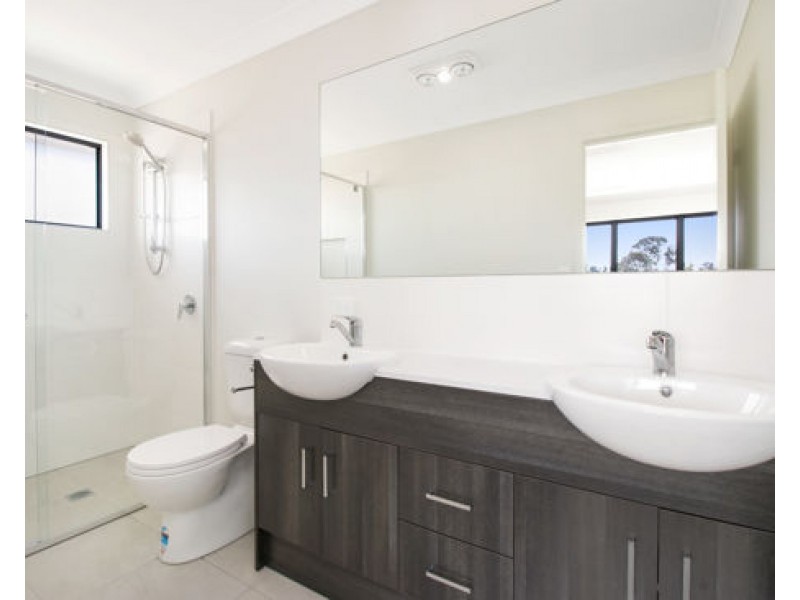 58 Flametree CCT, Arundel QLD 4214