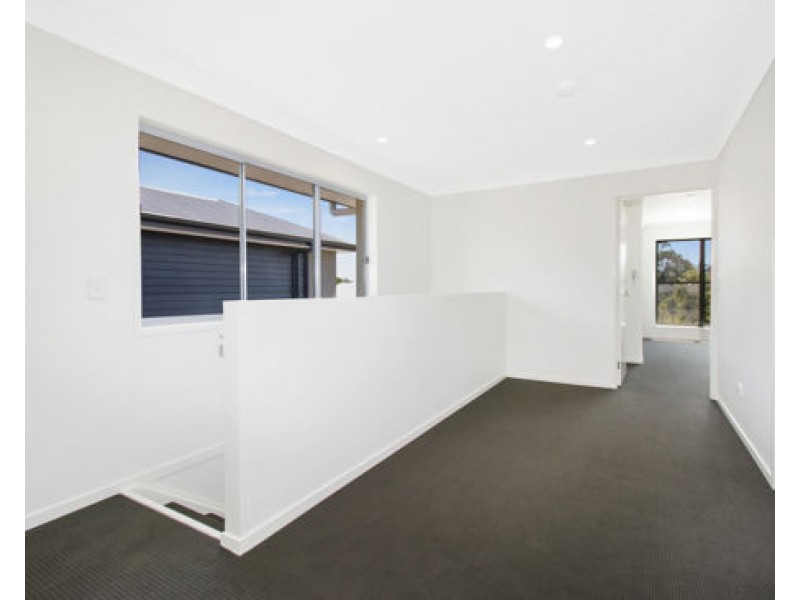 58 Flametree CCT, Arundel QLD 4214