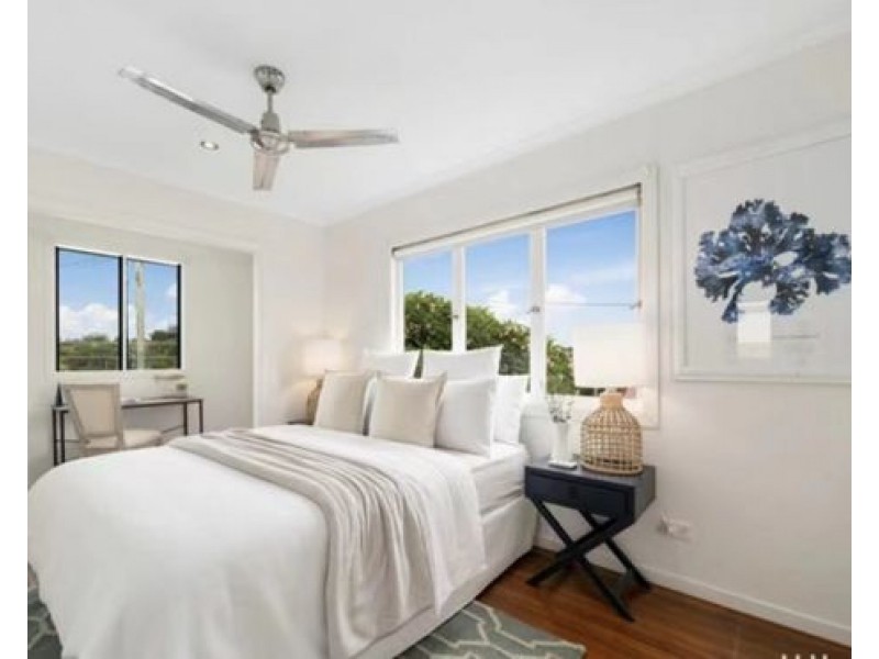 17 Miriam Street, Holland Park West QLD 4121