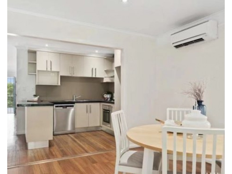 17 Miriam Street, Holland Park West QLD 4121